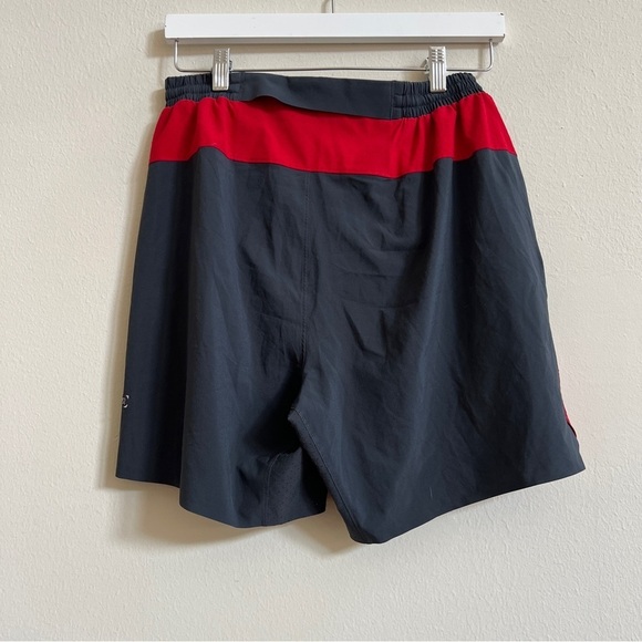 Lululemon Switch Up Short *7"
Obsidian / Dark Red - Picture 5 of 6